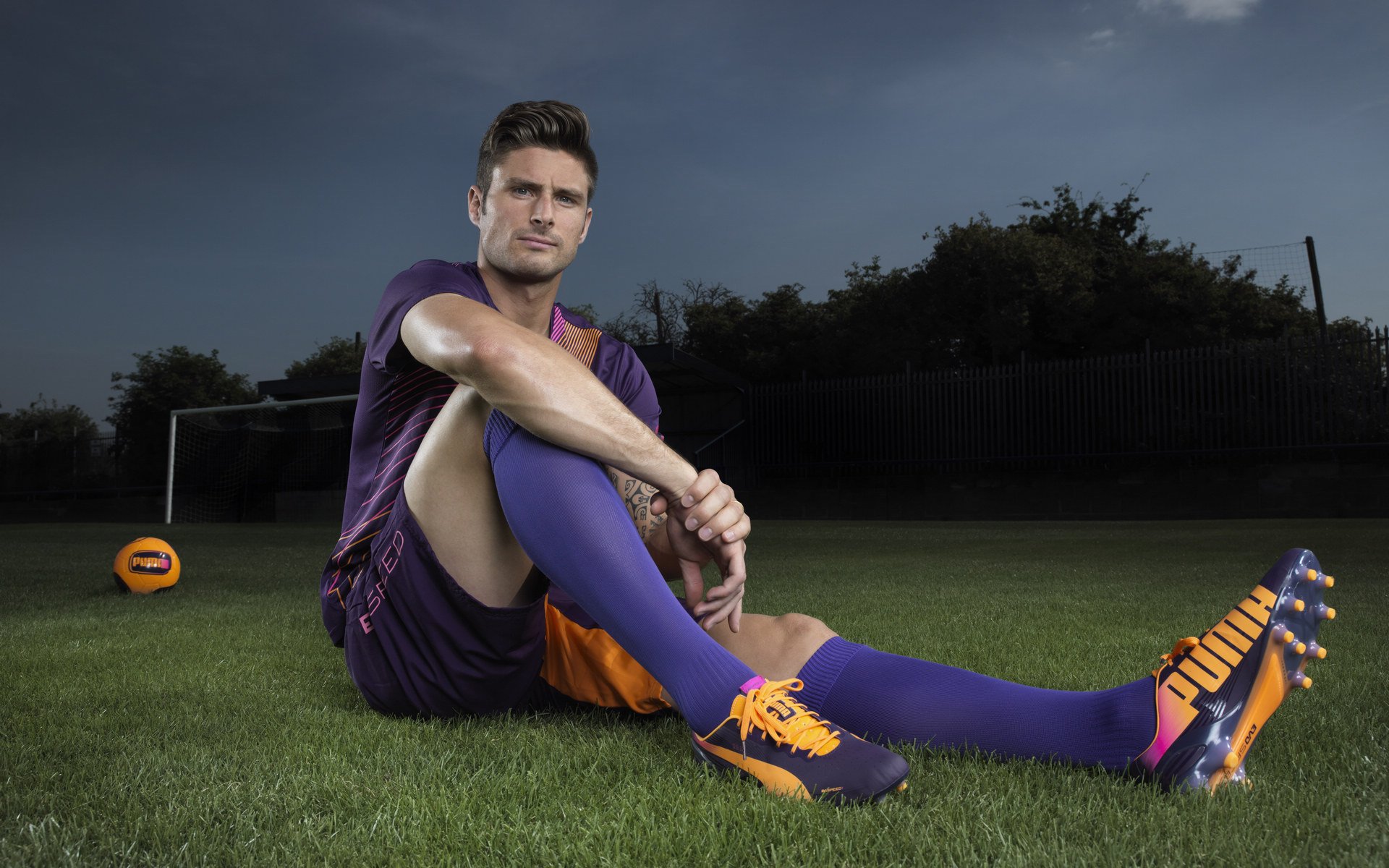 梅西巅峰对决，C罗与90激战快船分钟，回归赛场胜负难料！